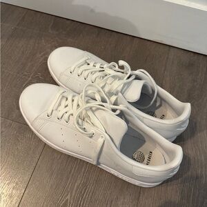 White Stan Smiths